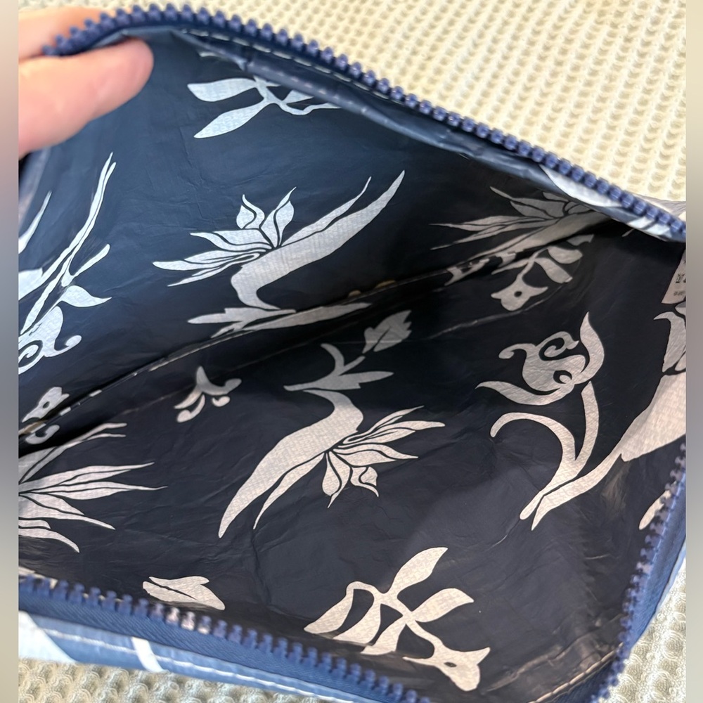 NWT Aloha Collection Mid Pouch and Osea - Picture 3 of 3